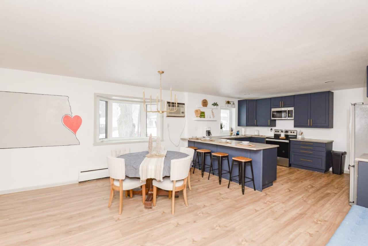 New Remodeled Townhome In Central Fargo Exteriér fotografie